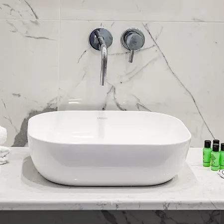 Hotell Xaravgi Fira (Santorini)