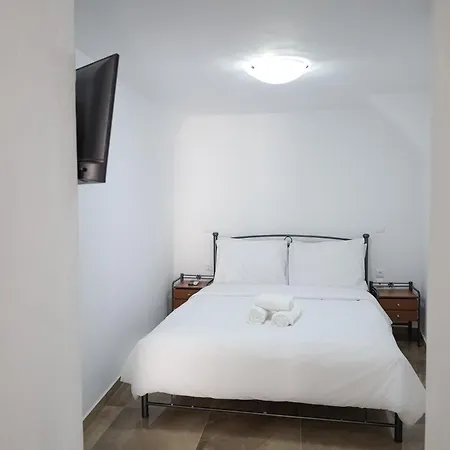 Xaravgi Hotel *