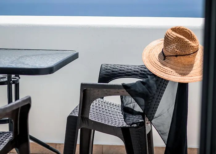 Xaravgi Fira (Santorini)