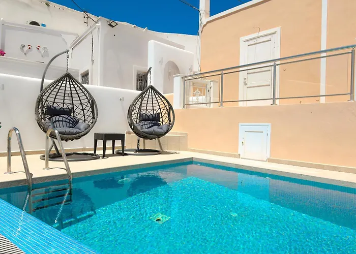 Xaravgi Fira (Santorini)