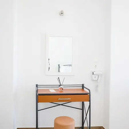 Xaravgi Hotel Fira (Santorini)