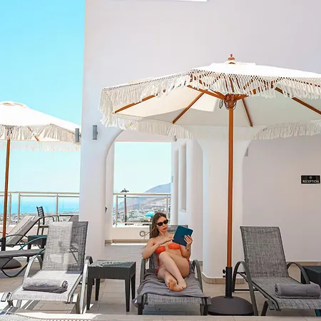 Xaravgi Fira (Santorini)