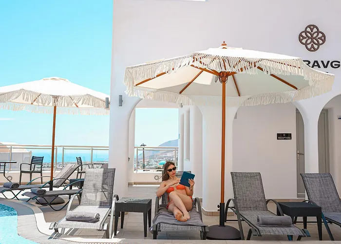 Xaravgi Fira (Santorini)